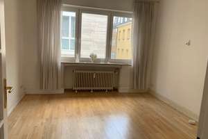 Charmante 2-Zimmer-Wohnung mit Balkon in attraktiver Lage in der Kölner Innenstadt! – Am Römerturm 23, 50667 Altstadt/Nord, Köln – Vorschaubild 3