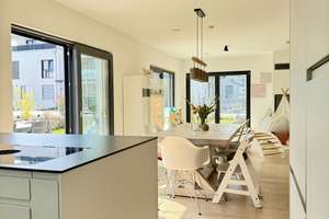 Modernes Traumhaus in Toplage: Hochwertige Ausstattung, Smart Home & stilvolles Wohnkonzept – Die vollständige Adresse der Immobilie erhältst du vom Anbieter., 77704 Oberkirch – Vorschaubild 3