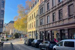 **Wunderschöne Maisonette im Herzen der Stadt**Balkon**Einbauküche** – Saalgasse 14, 65183 Mitte, Wiesbaden – Vorschaubild 4