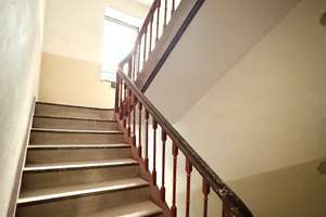 Leerstehendes Entwicklungs-Mehrfamilienhaus mit erheblichem Potenzial- Bestlage Maxvorstadt – 80799 Universität, München – Vorschaubild 2