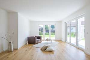 Neubau - freundliche 2-Zimmer-Wohnung mit großem Balkon