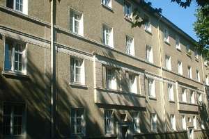 *** Modernisierte 2-Zi-Wohnung mit Loggia im beliebten Luisenhof sucht neuen Mieter *** – Margaretenstr. 9, 45145 Frohnhausen, Essen – Vorschaubild 3