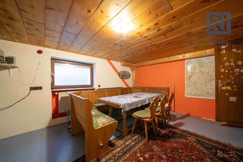 Immobilie in Kolitzheim - Einfamilienhaus mit großem Balkon - Bild 2