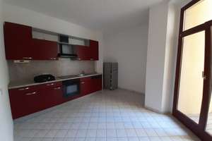 Schöne neu renovierte 3-Raum-Wohnung mit EBK und Balkon in Stadtfeld-Ost