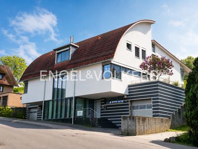 Außergewöhnliche Architektur in bester Verarbeitung mit Gartenparadies und Pool