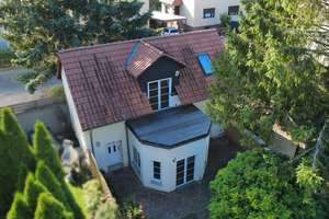 Individuelles Stadthaus mit Garten, Dachterrasse und Garage in Stadtfeld-West