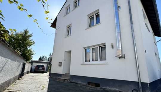 Bild von Sehr gepflegtes Zweifamilienhaus/Handwerkerwohnungen im beliebten Rödermark mit fast 9% Rendite