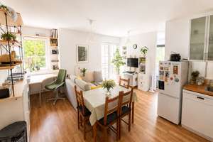 Wunderschöne 2-Zi.-Wohnung + Balkon + STP – ideal für Paare, Singles/Studenten, Senioren