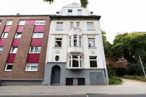 Frisch renovierte 100 m² Altbauwohnung mit Terrasse und Garten