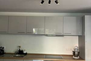 Moderne 2-Zimmer-Erdgeschosswohnung mit Einbauküche und barrierefreiem Komfort – Hohenzollernstraße 55, 71083 Herrenberg – Vorschaubild 3