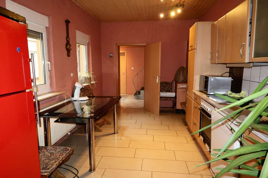 Immobilie in Bockenheim an der Weinstraße - EFH mit Nebengebäude und Garten - Bild 4