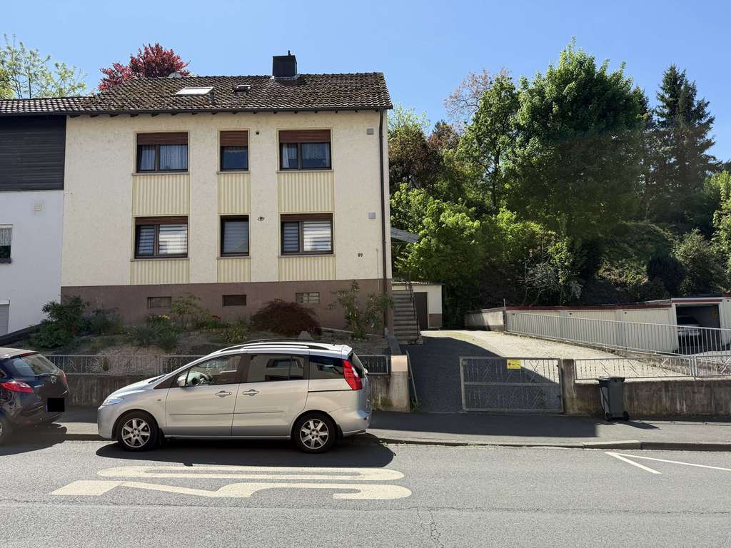 Mehrfamilienhaus mit tollem Entwicklungspotential *PROVISIONSFREI*