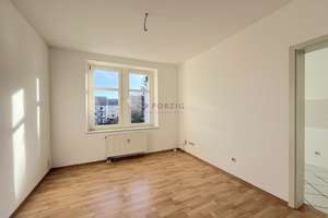 Perfekt fürs Studium: Kleine Wohnung in Uni-Nähe – Augsburger Str. 62, 9126 Bernsdorf, Chemnitz – Vorschaubild 1