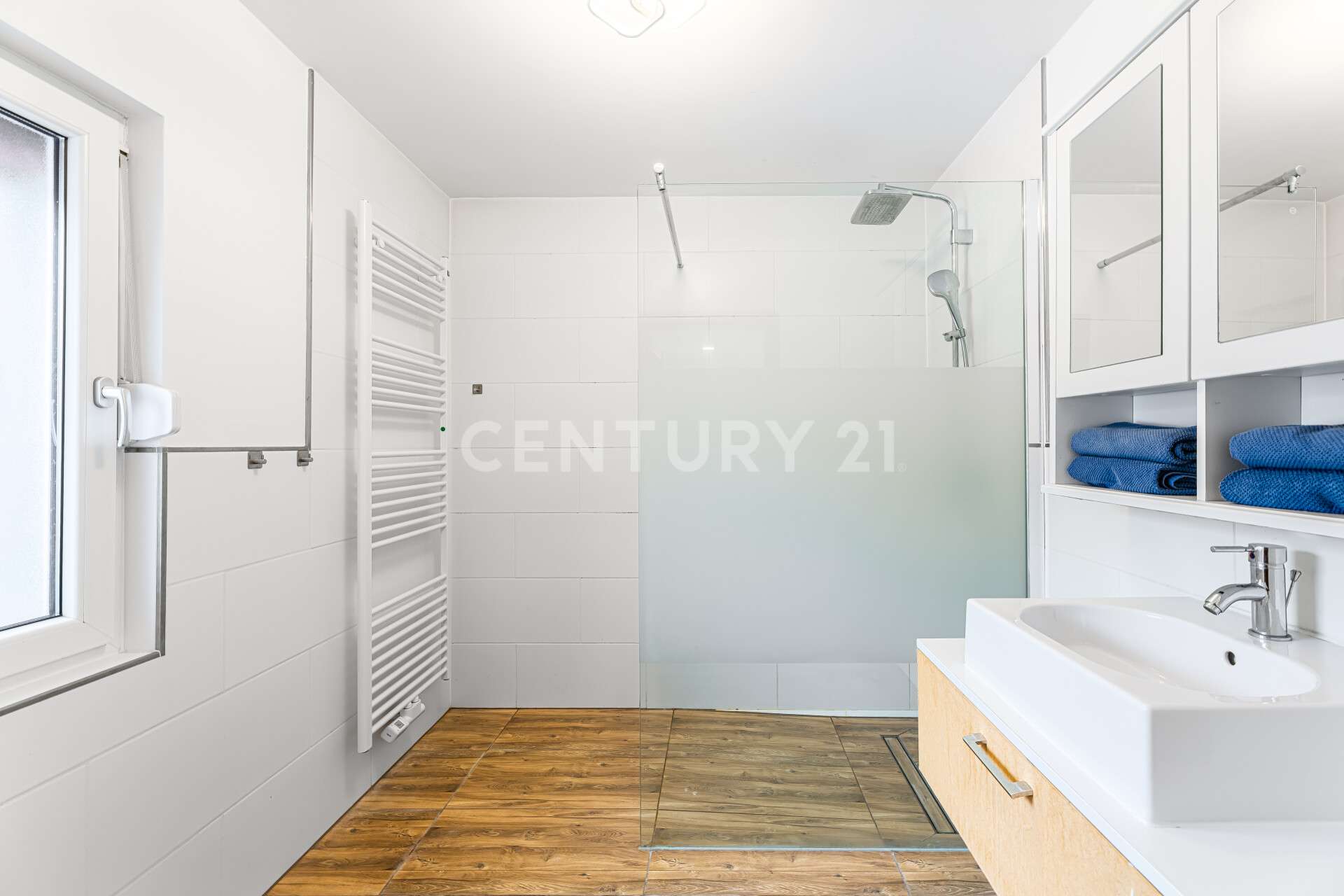 Immobilie in Leinburg - Großzügiges Wohnhaus mit Einliegerwohnung, Scheune und Ausbaupotenzial - Bild 8