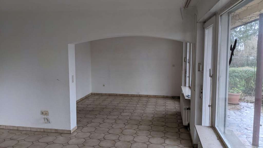 Immobilie in Groß-Umstadt - Geräumiges Einfamilienhaus mit 7 Zimmern und Garage in Groß-Umstadt von Privat - keine Makler - Bild 4