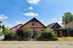 Großes Wohnhaus mit Einliegerwohnung  – Die vollständige Adresse der Immobilie erhältst du vom Anbieter., 75242 Neuhausen – Vorschaubild 3