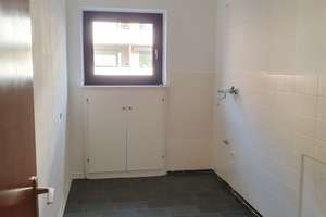 Freundliche und gepflegte 2-Zimmer-Wohnung mit Balkon in Krefeld – Die vollständige Adresse der Immobilie erhältst du vom Anbieter., 47799 Cracau, Krefeld – Vorschaubild 2