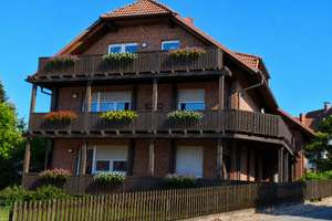 Viel Platz für Ihre Pläne in diesem Mehrfamilienhaus in Rinteln Ortsteil – Die vollständige Adresse der Immobilie erhältst du vom Anbieter., 31737 Rinteln – Vorschaubild 1