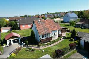 Charmantes Einfamilienhaus mit schönem Grundstück im Markt Painten: ruhig und sonnig gelegen – Kelheim (Kreis) – Vorschaubild 1
