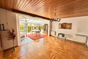Attraktives Reihenendhaus mit Wintergarten und Bar im Keller – Familienfreundliches Wohnen – Ludwigsburg (Kreis) – Vorschaubild 13