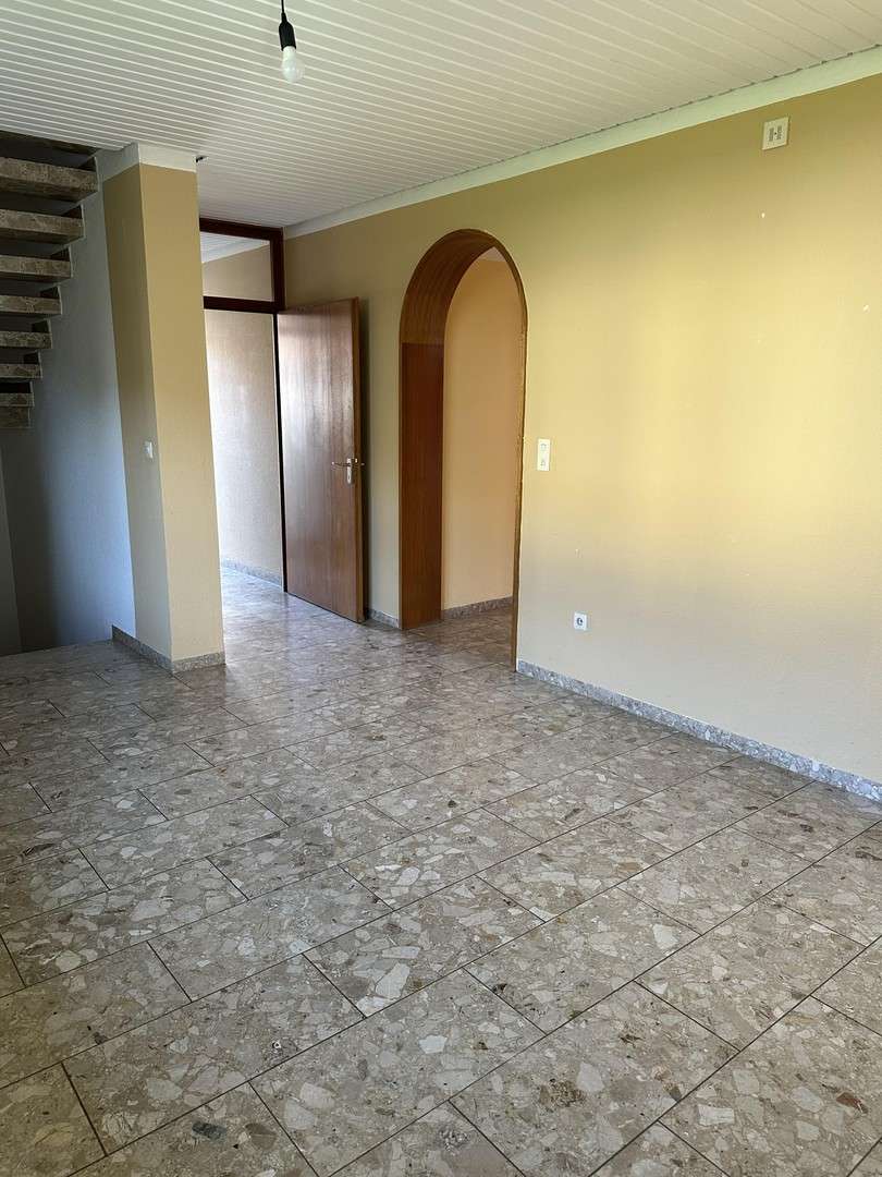 Immobilie in Buttenheim - Geräumiges Einfamilienhaus mit schönem Naturgarten und Einzelgarage - Bild 6