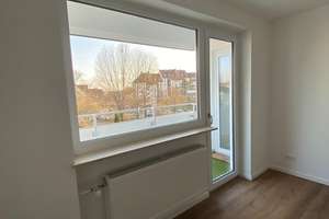 Kernsanierte 3-Zimmer-Wohnung mit Balkon,2 WCs & Luxusbad-barrierefreiem Zugang – Saidelsteig 3, 91058 Tennenlohe, Erlangen – Vorschaubild 4