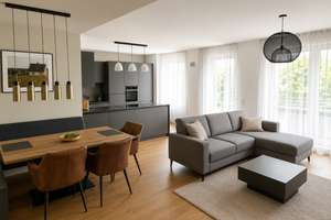 Hochwertige und charmante 4 Zimmer Wohnung 