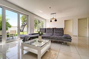 MÖBLIERT - Exclusive Living - Geschmackvolle Wohnung mit Terrasse in Halbhöhenlage