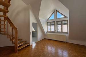 Charmante 2-Zimmer-Maisonette im Dachgeschoss in begehrter Lage von Söflingen an der Endhaltestelle. – Die vollständige Adresse der Immobilie erhältst du vom Anbieter., 89077 Söflingen, Ulm – Vorschaubild 2