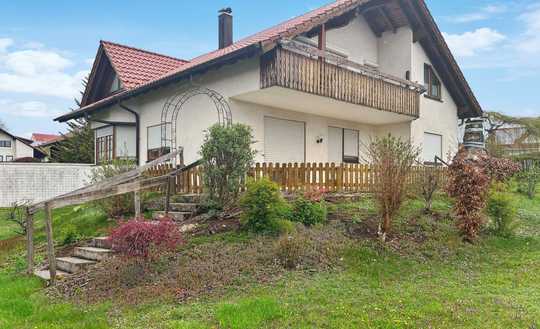 Familienidylle in Sonnenbühl – Einfamilienhaus mit großem Grundstück und Garage