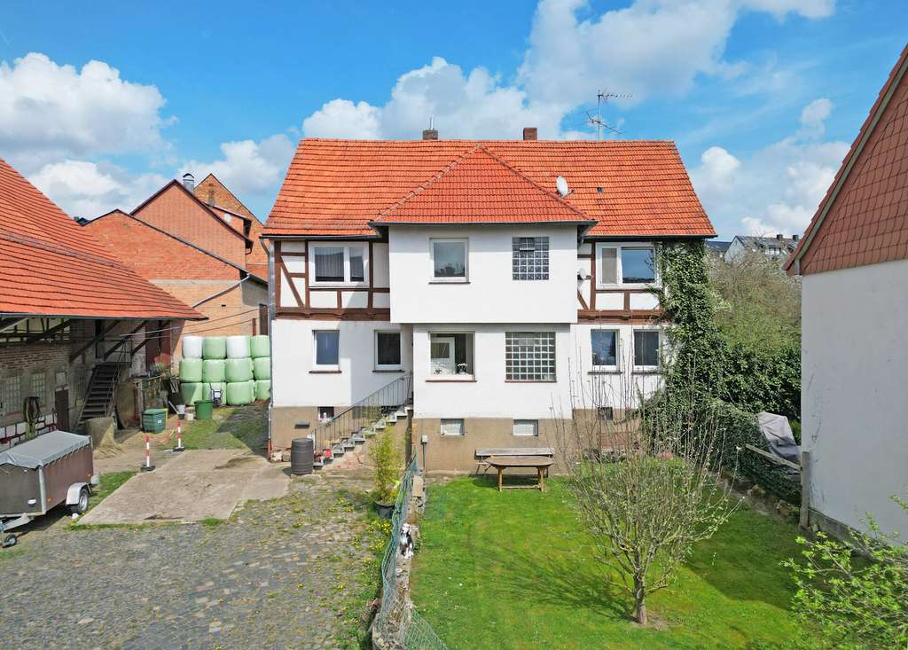 Immobilie in Schauenburg - Restohof - Wohnhaus mit Scheunen - in Schauenburg-Elgershausen - Bild 0