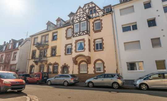Eleganter Altbaucharme in Neckarau – Großzügige 4-Zimmer-Wohnung ab 01.05. frei!