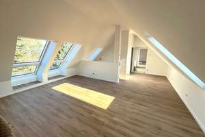 Erstbezug: Charmantes, sonniges DG-Apartment mit Einbauküche