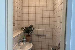 [Short-term] Möblierte 3-Zimmer Wohnung mit Terrasse am Königsplatz – Zeuggasse 5, 86150 Innenstadt. Sankt Ulrich-Dom, Augsburg – Vorschaubild 9