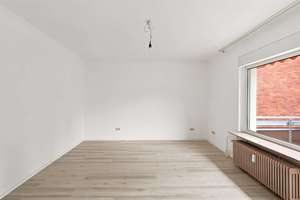 Modernisierte 3-Zimmer-Wohnung mit Hobbyraum, Balkon und Tiefgaragenstellplatz in Kladow – Die vollständige Adresse der Immobilie erhältst du vom Anbieter., 14089 Kladow, Berlin – Vorschaubild 3
