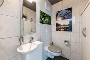 Lichtdurchflutete 3-Zimmer-Dachgeschosswohnung mit Weitblick am Killesberg - provisionsfrei – Die vollständige Adresse der Immobilie erhältst du vom Anbieter., 70192 Killesberg, Stuttgart – Vorschaubild 9
