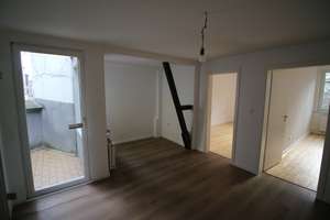 Schöne, helle 2/3 Zimmerwohnung, Balkon, zentral, Altbau – Ludwigstraße 47, 42105 Elberfeld, Wuppertal – Vorschaubild 3