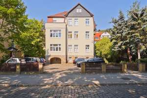 Gemütliche Dachgeschosswohnung mit Balkon auf halber Treppe