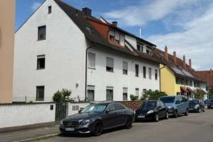 Viel Platz in Ingolstadt: Großzügiges Mehrfamilienhaus mit 2 separaten Appartements zur Renovierung