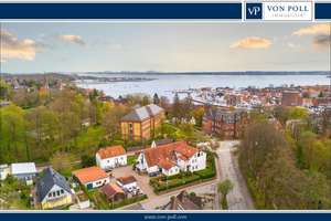 Familienfreundliche Stadtvilla mit schönem Garten in guter Wohnlage & in Hafennähe – Die vollständige Adresse der Immobilie erhältst du vom Anbieter., 24340 Eckernförde – Vorschaubild 1