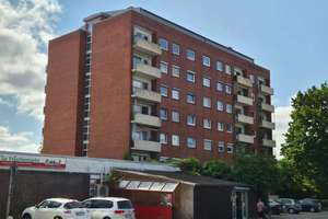 Gut geschnittene Dreizimmerwohnung mit Balkon, Keller- und Bodenraum. Fahrstuhl im Haus – Die vollständige Adresse der Immobilie erhältst du vom Anbieter., 23554 Sankt Lorenz Nord, Lübeck – Vorschaubild 3