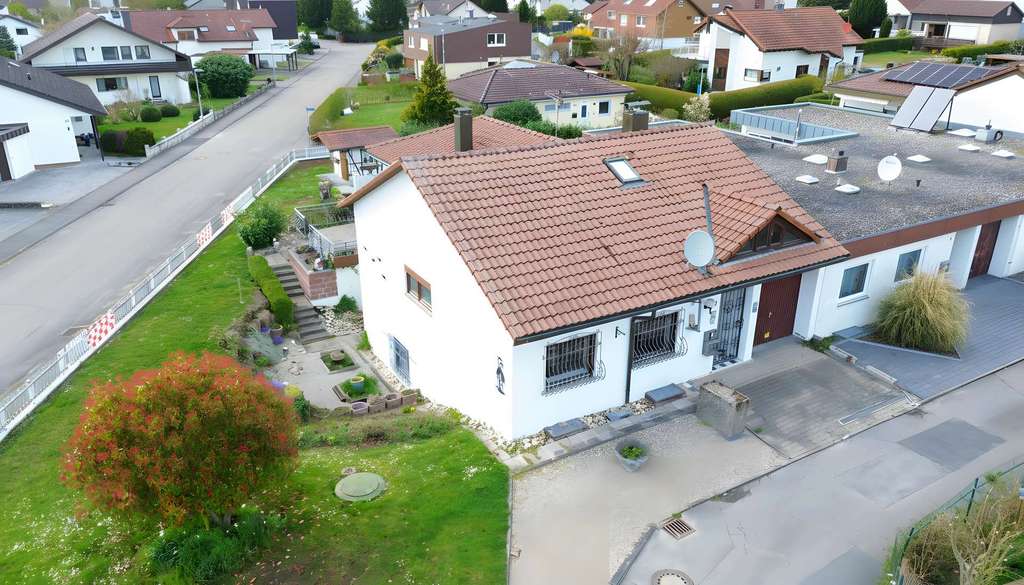 Immobilie in Oedheim - Einziehen & wohlfühlen – großzügige, helle Räume und traumhafter Garten - Bild 1