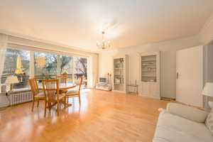 Sofort bezugsfreie & Helle 3-Zi.-Wohnung mit Sonniger Süd-Loggia und großem Hobbyraum – München – Vorschaubild 1