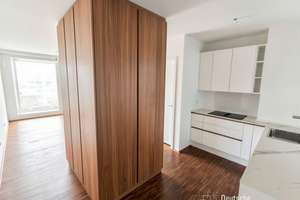 Ihr neues Zuhause: 2-Zimmerwohnung mit Wohnküche in zentraler Münchner Lage – Die vollständige Adresse der Immobilie erhältst du vom Anbieter., 80686 Land in Sonne, München – Vorschaubild 2