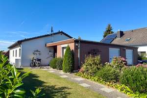 Einfamilienhaus mit vielfältigem Nutzungspotenzial in einer der besten Lagen von Stockelsdorf – Die vollständige Adresse der Immobilie erhältst du vom Anbieter., 23617 Stockelsdorf – Vorschaubild 2