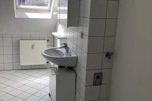 Freundliche und vollständig renovierte 4-Zimmer-Dachgeschosswohnung in Wuppertal – Paul-Humburg-Str. 22, 42275 Wuppertal – Vorschaubild 7