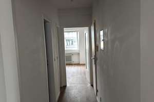 Komplett renovierte 2-Zimmer-Wohnung mit Balkon in zentraler Lage von Düsseldorf – 40215 Friedrichstadt, Düsseldorf – Vorschaubild 3