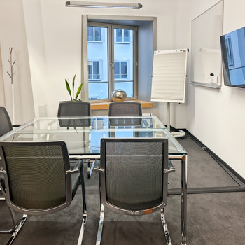 Privater Büroraum für 4 Person in Regus Neuer Zollhof