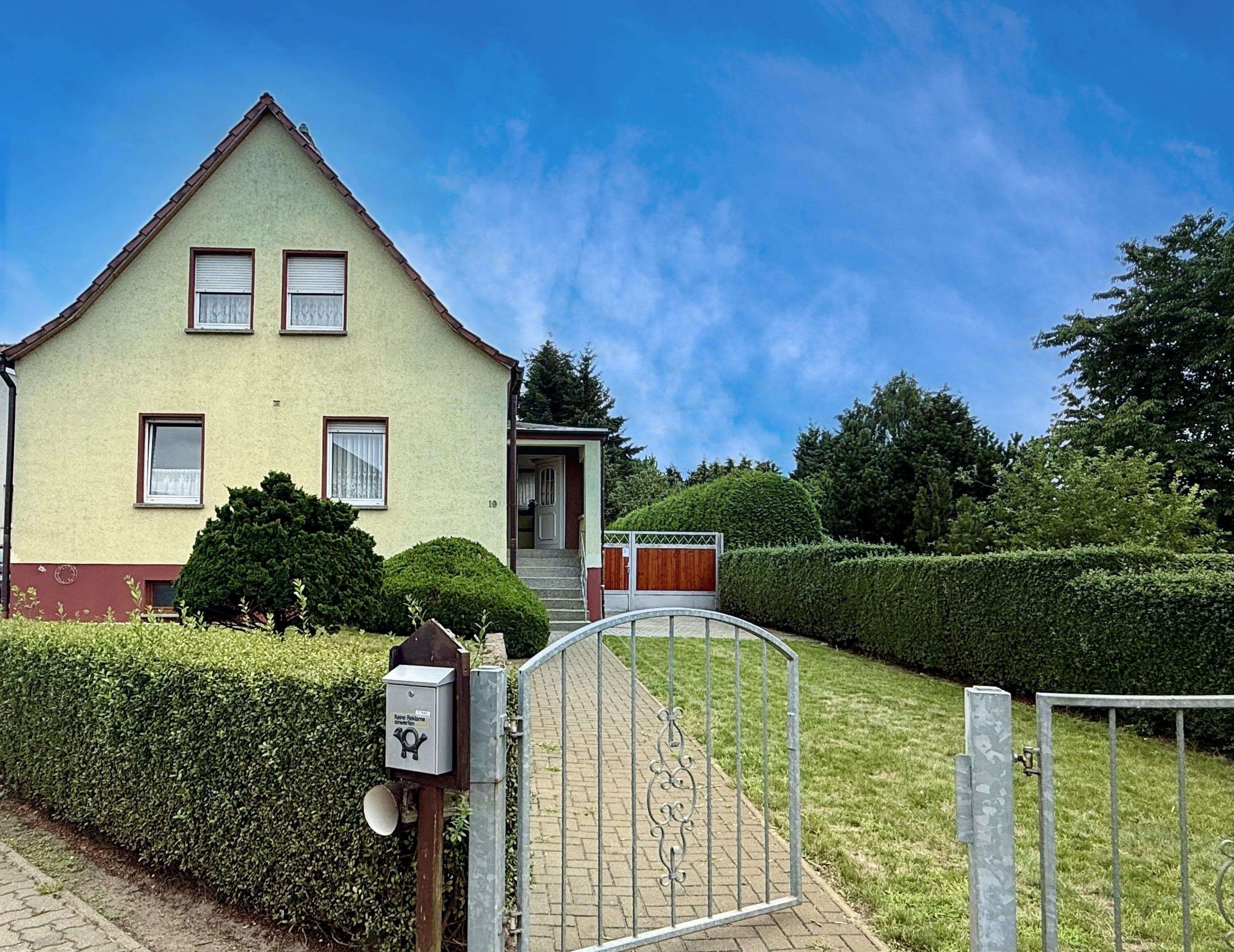 Familienheim mit großen Grundstück in Deetz, Anhalt Bitterfeld Kreis – Bild 1