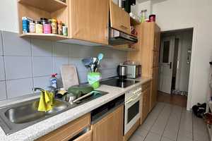 Tageslichtdurchflutete 3-Raumwohnung mit Einbauküche – WG geeignet! – Cranachstraße 6, 4177 Leipzig – Vorschaubild 5